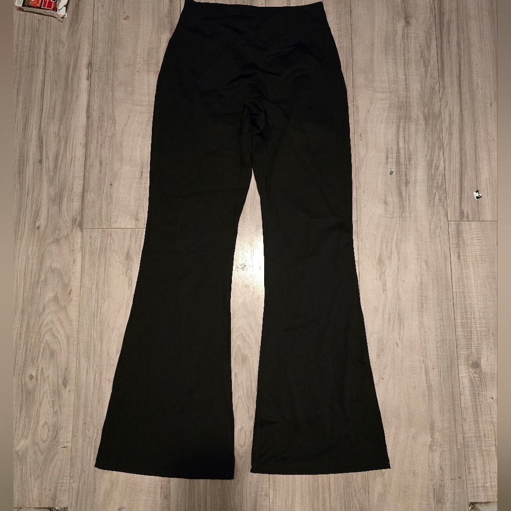 NWOT Flared Ruched High Waist Yoga Leggings - Picture 2 of 4